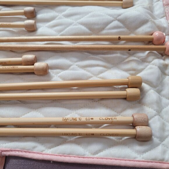Lovingly Used Knitting Needles Set In Vinyl & Cloth Cases - Picture 5 of 9
